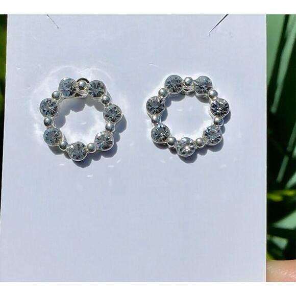 240A. Swarovski Crystal Circle Earrings New - Picture 1 of 3